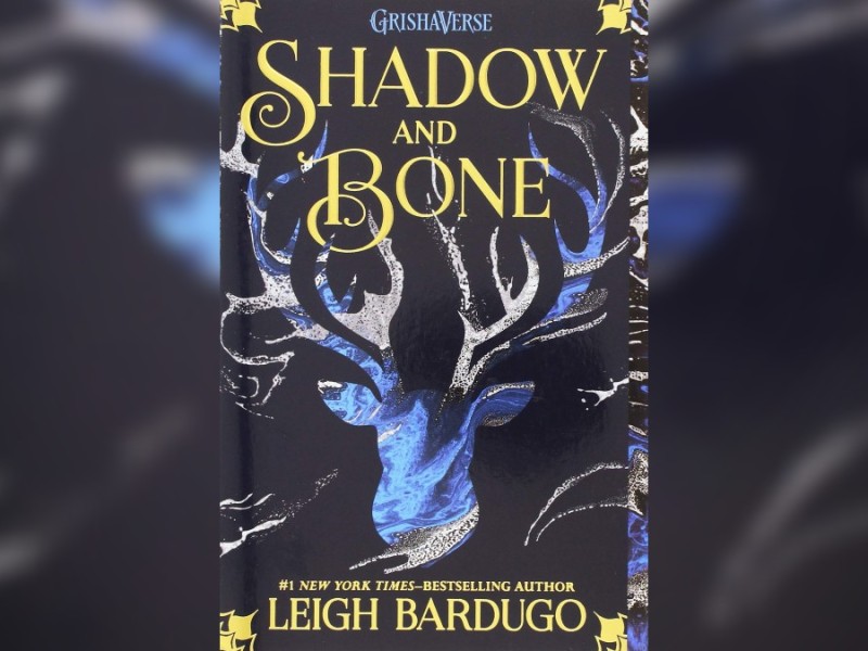 Book Review: Shadow and Bone by Leigh Bardugo (Shadow and Bone Series #1)